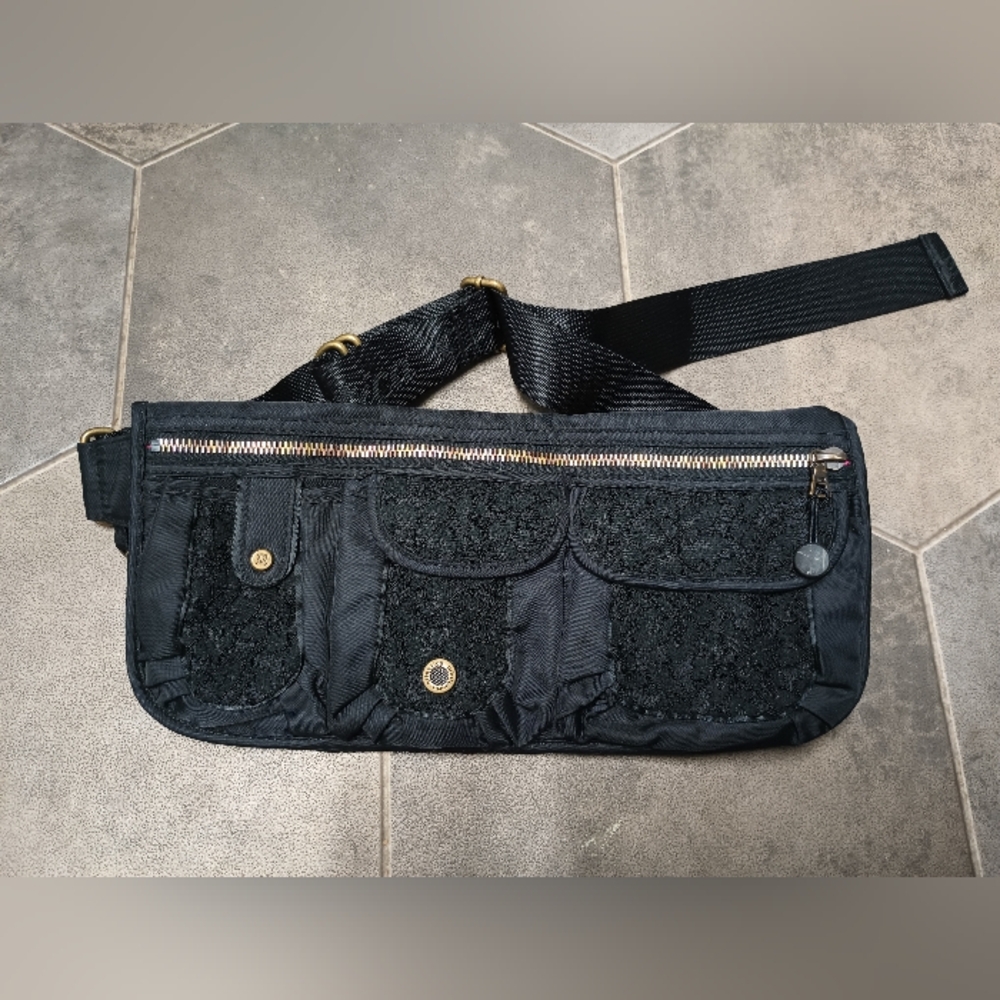 Lululemon Athletic Doggy Belt Bag